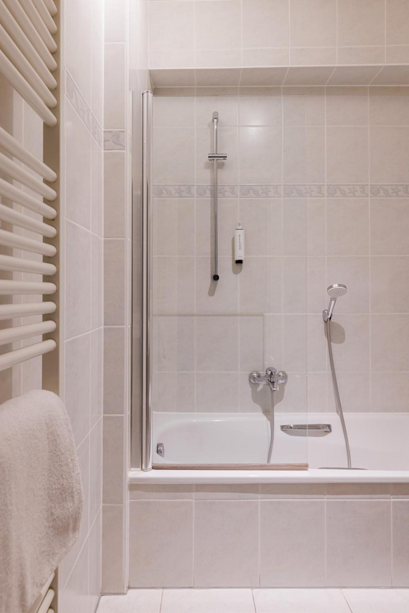 Hotel Corner House By Wp Hotels بلانكنبرخ المظهر الخارجي الصورة